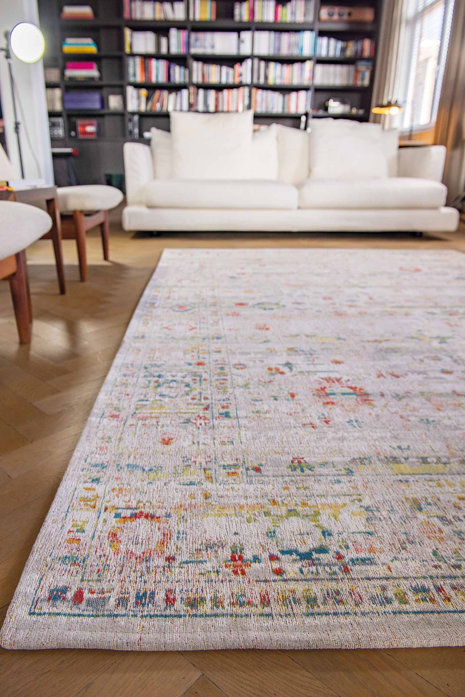 tapis Louis De Poortere LX 8894 Antiquarian Ushak Turkish Delight interior