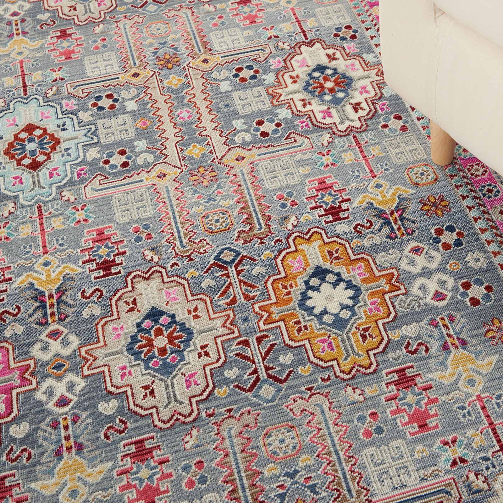 Nourison tapis Vintage Kashan VKA05 GYMTC GREY MULTICOLOR 5X8 099446811837 interior 2