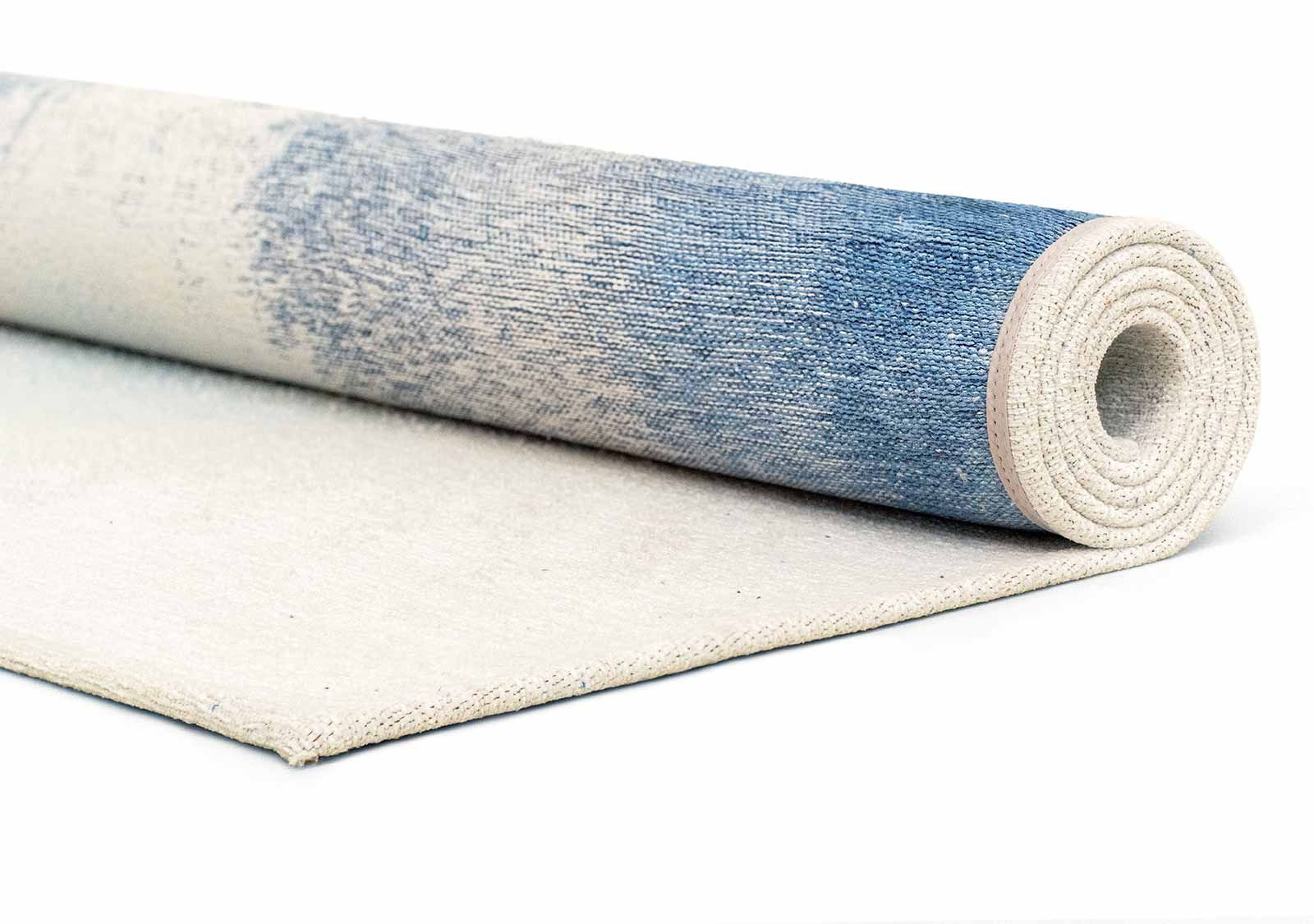 Louis De Poortere tapis Meditation 2102 Drop Dream In Blue roll